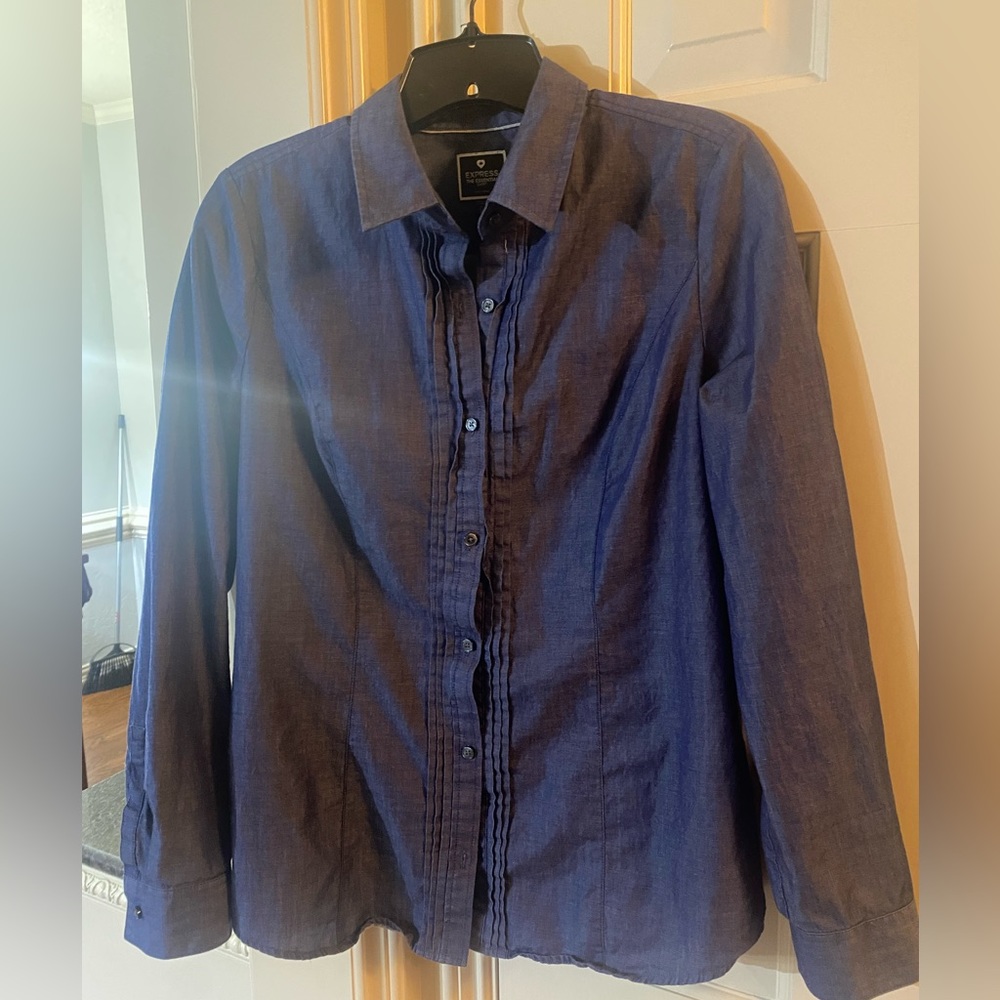 Express Essential’s Shirt - Picture 3 of 3